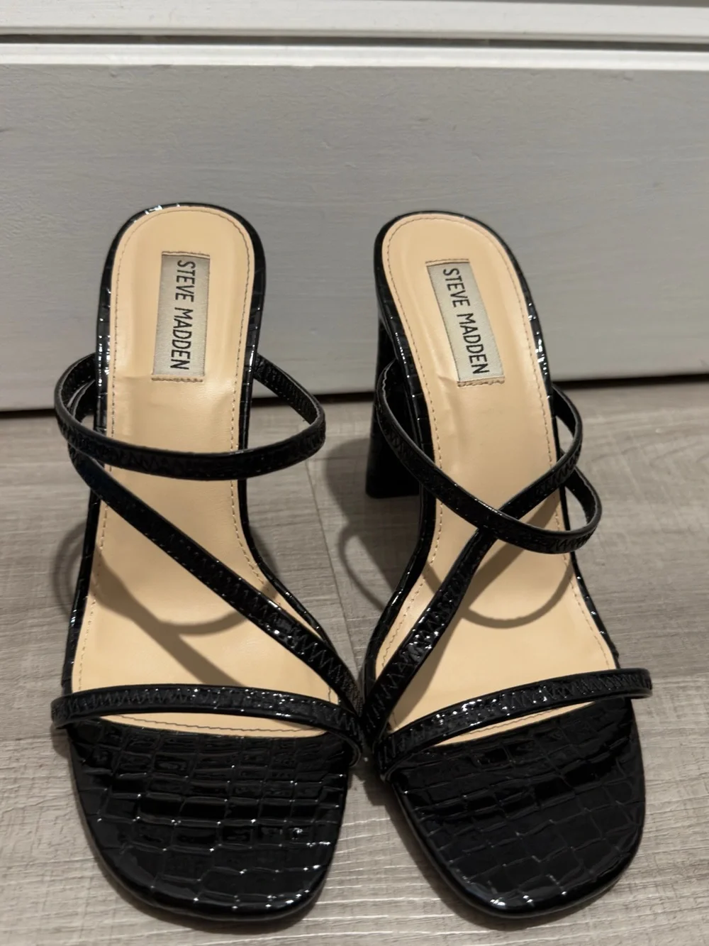 Steve Madden Black Croc-Embossed Strappy Block Heel Sandals - Picture 1 of 2